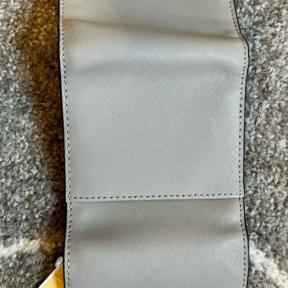🩶 Michael Kors 🩶 small grey leather wallet NWT - Picture 3 of 5